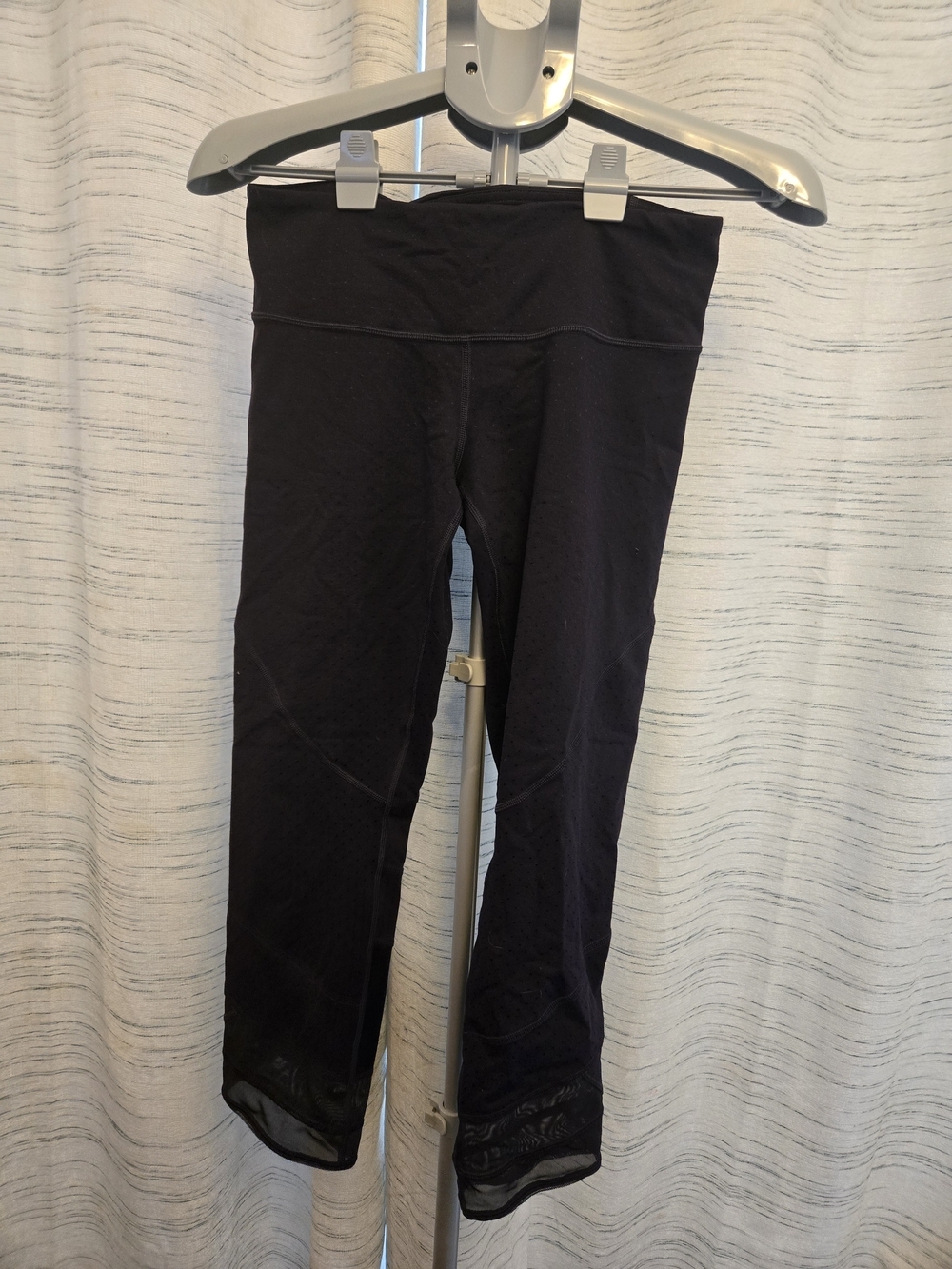 Lululemon Black High Rise Cropped Leggings Size 8